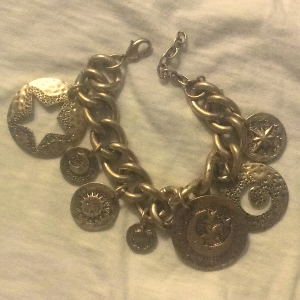 Earth girl vintage charm bracelet gold tone